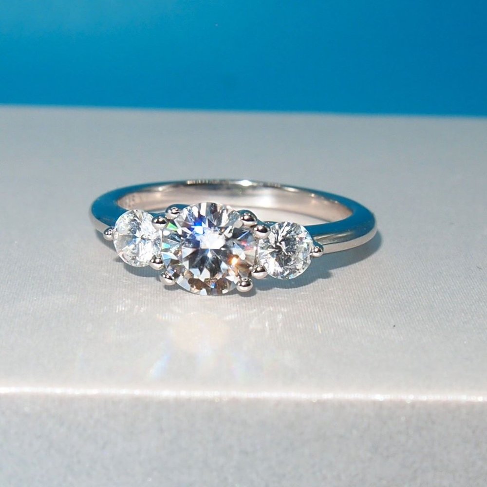 Beautiful GRA Certified 2.00ctw Moissanite Diamond, 3 Stone Bridal Ring Platinum - Picture 5 of 8